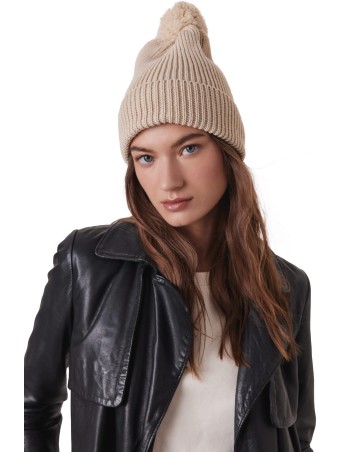 Bobble beanie