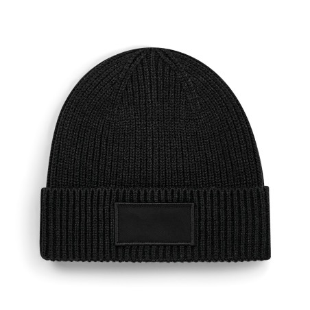 Gorro moderno con parche