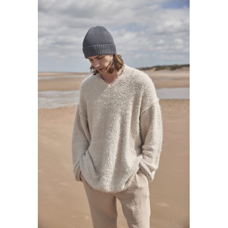 Organic cotton beanie with technical patch