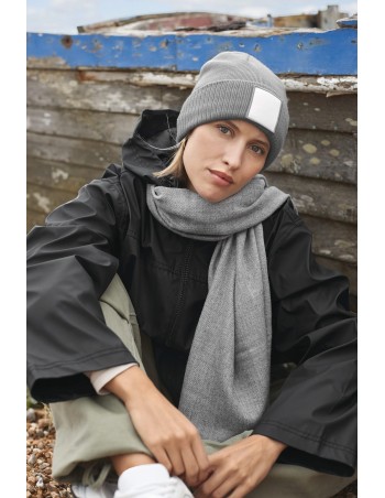 Beanie with appliqué patch 2