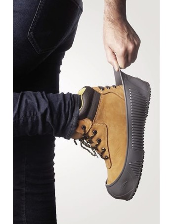 Easy Max overshoes.