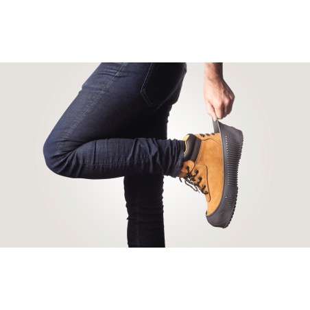 Easy Max overshoes.