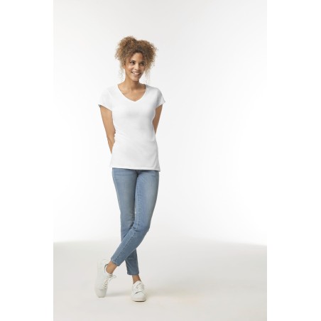 Camiseta SoftStyle cuello de pico mujer