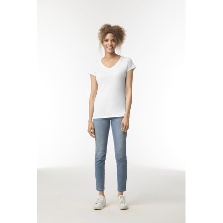 Camiseta SoftStyle cuello de pico mujer
