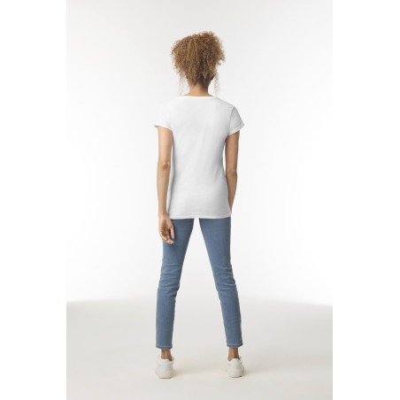 Camiseta SoftStyle cuello de pico mujer