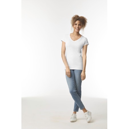 Camiseta SoftStyle cuello de pico mujer