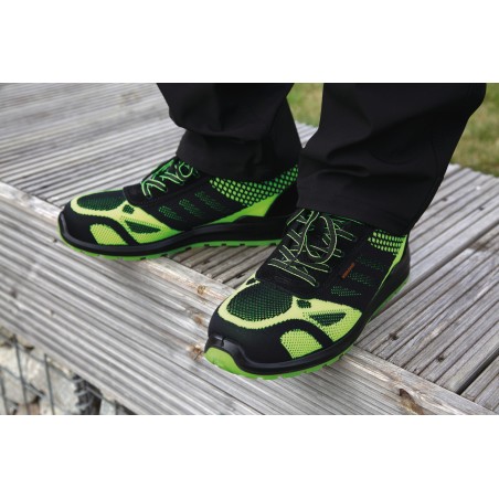 Flyknit safety shoes