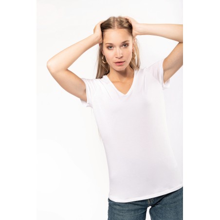 Camiseta con elastano cuello de pico mujer
