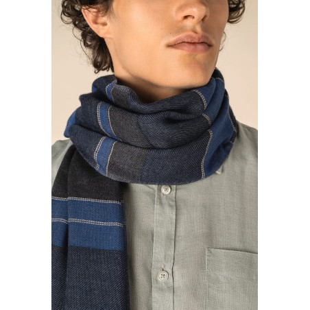 Unisex reversible scarf