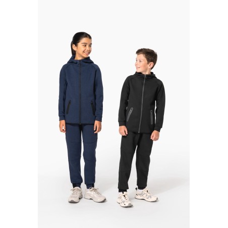 Chaqueta con capucha performance infantil