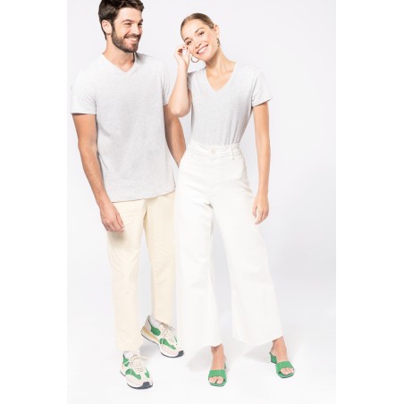 Camiseta de manga corta y cuello de pico