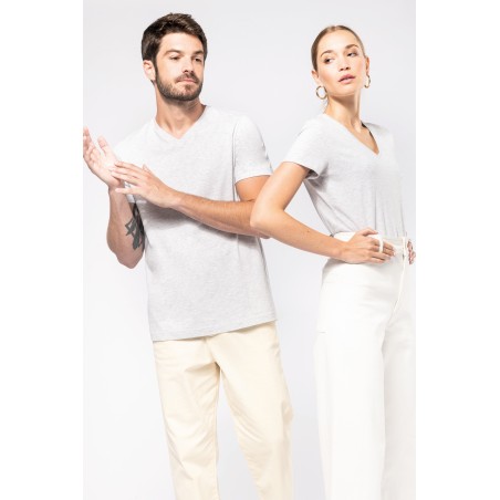 Camiseta de manga corta y cuello de pico