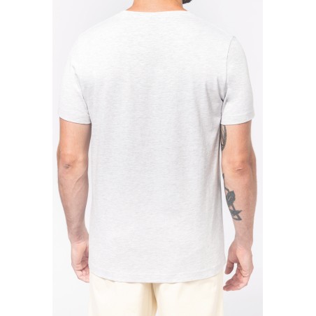 Camiseta de manga corta y cuello de pico