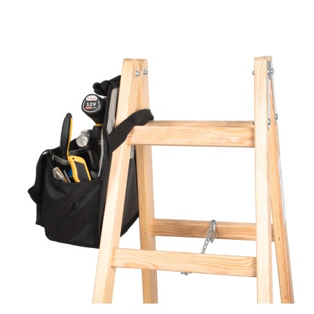 Tool bag suitable for portable ladders