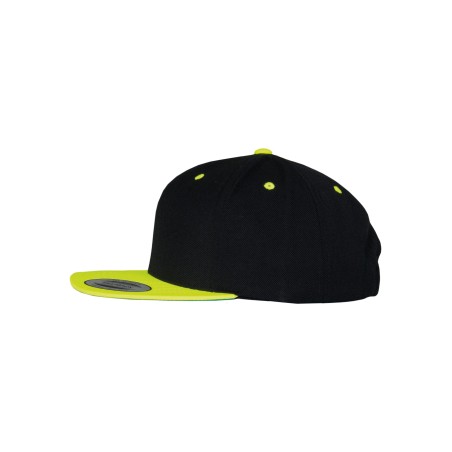 Classic two-tone snapback cap