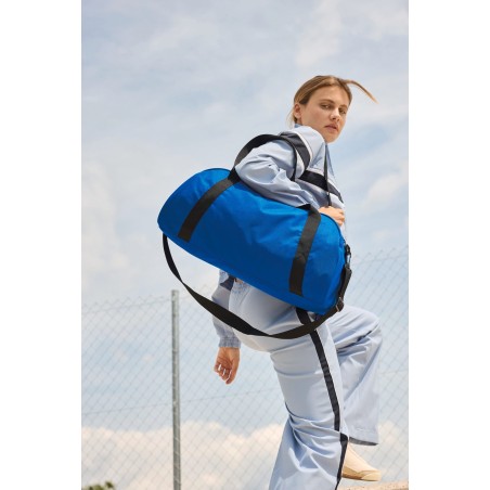 Sport bag with shoulder belt