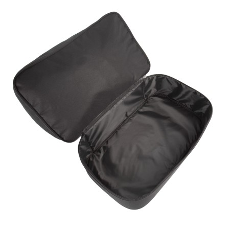Sport bag with rigid bottom